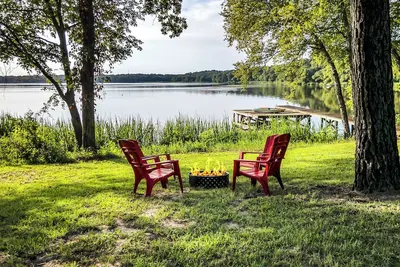Image de Cozy peaceful Lake Palestine Cabin Private dock, Kayak, fire pit Wifi