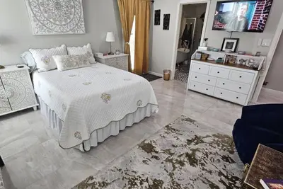 Image de 3-bedroom house in wonderful Glendale, 8 minutes from WestGate and the Stadium!