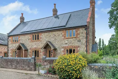 Image de 3 chambres à coucher à Blandford Forum