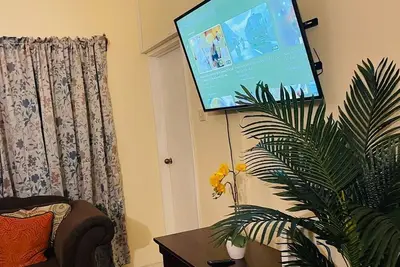 Image de Charming 2-bedroom apartment with WiFi, Ac at Castle Berry