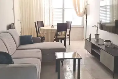 Image de Charming 2 bdr Apartment by the beach, A/C, nearby water sports, family friendly