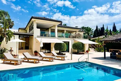Image de Lovely villa with pool - Frontline Los Naranjos Golf close to Puerto Banus.