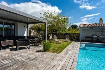 Image de Maison familiale calme avec piscine sécurisée