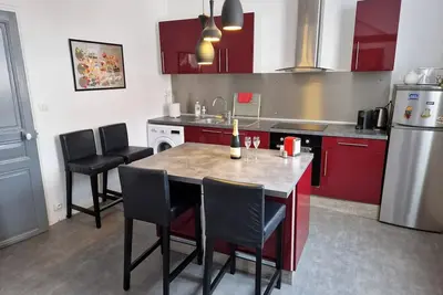 Image de Apartment for 4 people in the heart of downtown Epernay- Champagne,
