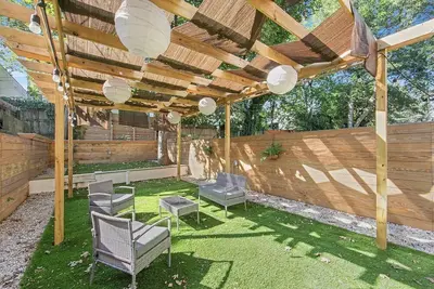 Image de Crown Terrace I by Rove Travel | Duplex w/ Garden