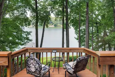 Image de Stunning Wide-Water Views, Private Dock, Spacious Deck, Kayaks & Paddle board