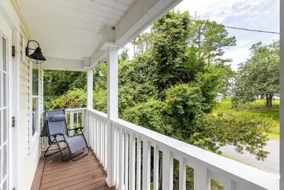 Image de Cozy Bay Retreat - 2br & Rooftop Views