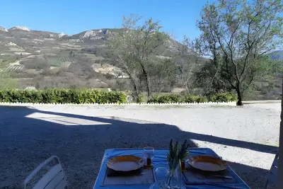 Image de Maison de Vacances 'Le Petit Tilleul' avec Vue sur la Montagne, Wi-Fi et Climatisation