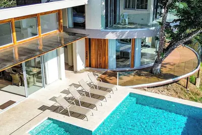 Image de \"Experience a unique moment in a corner of tranquility and natural beauty! \"