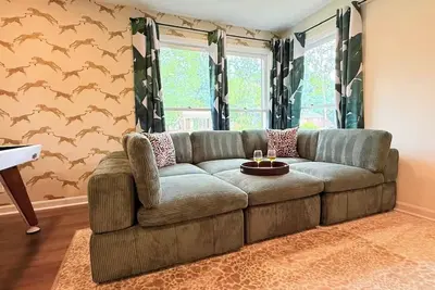 Image de Jungle-Inspired 4br Oasis - Peaceful & Private