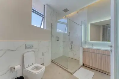 Image de Sleek & Spacious two bedroom Penthouse