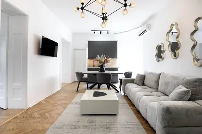 Image de Queen's apr-10min. by walk to Knez M. with P.