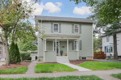 Image de Spacious 3-bedroom apartment in Dt Naperville with WiFi, Ac and in unit Laundry!