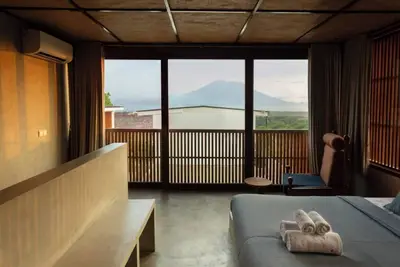 Image de Peaceful one-bedroom villa with private pool, ocean view, and quiet surroundings.