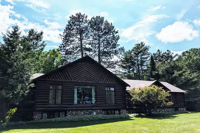Image de Ultimate Northwoods Log Home! Cabin 14, Pov Resort