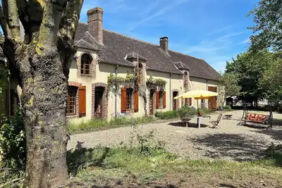 Image de Entire vacation home in Burgundy style: Longère des Daubénys