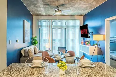 Image de Central Phx Retreat | Pool, Gym, Balcony, Parking!