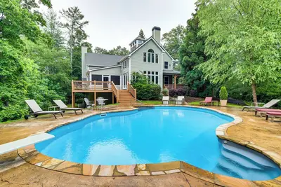 Image de Game Room & Fireplaces: Group Dahlonega Getaway