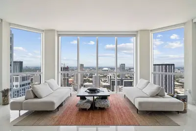 Image de Charming 2-bedroom condo with WiFi, in vibrant Downtown Miami