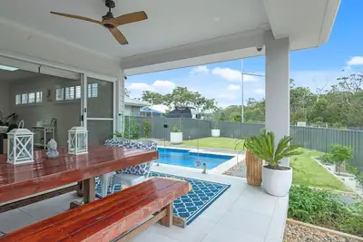 Image de Bikinis & Martinis - Jervis Bay