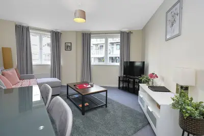Image de The Lochend Two Bedroom Residence is a bright spacious apartment in Edinburgh.