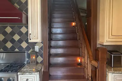 Image de Civil-War Era Homestead… Step back in time with all the amenities of modern era