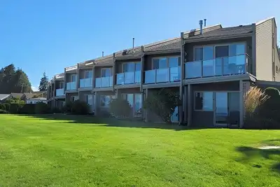 Image de Shorewater Resort Garden View Suite #201