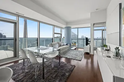 Image de Scandinavian Designer Condo with Balcony