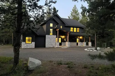 Image de New! Immaculate Mountain Luxe Getaway with Fire Pit