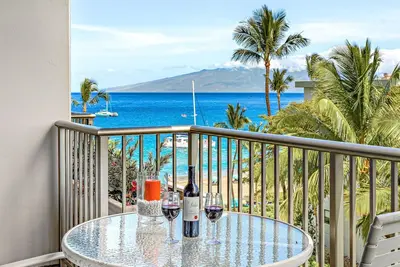 Image de Maui Resort Rentals: The Whaler 618 - Luxurious 6th Floor Studio w/ Gorgeous Ocean and Mountain Views!