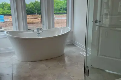 Image de Brand new exec  3 storey Th, 3000 sq foot high ceilings with 4 bdrm. Oakville