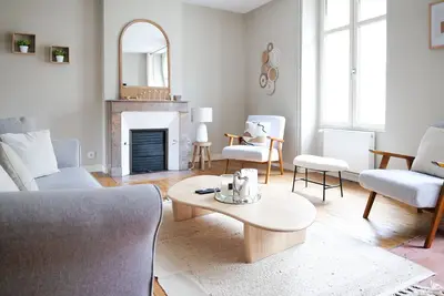 Image de Spacieux appartement - 7 personnes - Coeur de ville