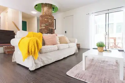 Image de Cozy Spacious House next to Ubc