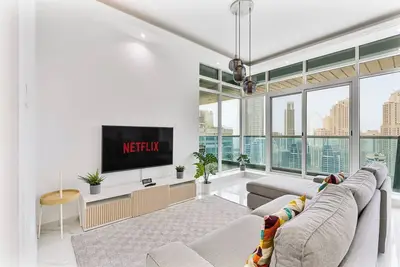 Image de 2br w/ Marina Views Near Jbr Beach & Dubai Eye