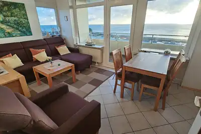 Image de Cozy, bright, family-friendly apartment with full lake view