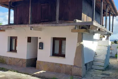 Image de Typical Asturian house. 3 km to Salinas beach.