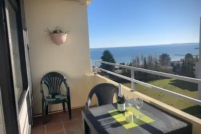 Image de Lovely apartment with 4 beds and wonderful lake and distant views.