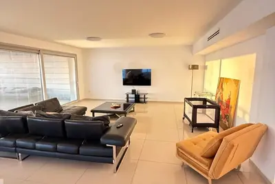 Image de Luxury Penthouse with Panoramic Sea View – 2 Minutes from Argaman Beach