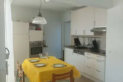 Image de Appt 3 pièces climatisé avec wifi et parking, adapté Pmr