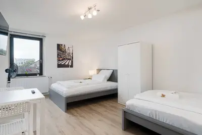 Image de Big groups / Families / Exhibition