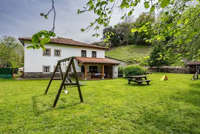 Image de La maison \"El Molin De Frieras\" avec vue sur la montagne, jardin privé et Wi-Fi