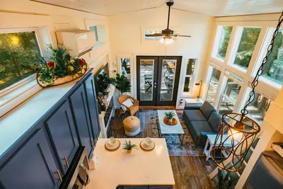 Image de Tiny Home in Deer Lick Falls Community