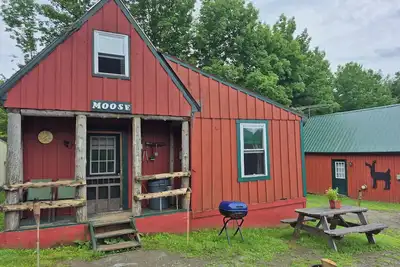 Image de Charming 3-bedroom cabin in serene Solon with free fiber WiFi
