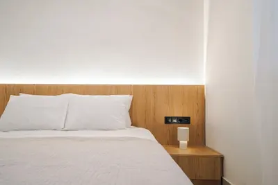 Image de Aetherion Urban Elegance – Where Minimal Design Meets Coastal Calm