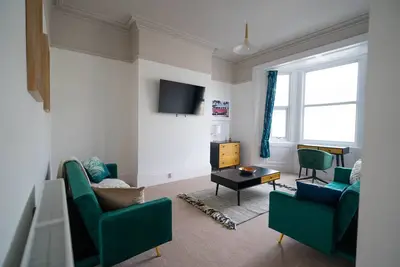 Image de Appartement-Moderne-Salle de bain partagée-Vue sur Mer de côté