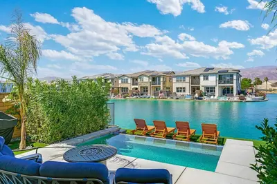 Image de Desert Lakes: Lakefront, Infinity Pool, Firepit