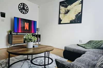 Image de Maison-Famille-Salle de bain privée-Vue sur Jardin-Close to city centre