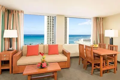 Image de Your Dream Waikiki Vacation Steps to Surf, Sand, and Sizzle