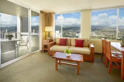 Image de Central Waikiki Location with Rooftop Pool & Dining Within Walking Distance