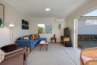 Image de The Peninsula Riverside Abode with Garden Views